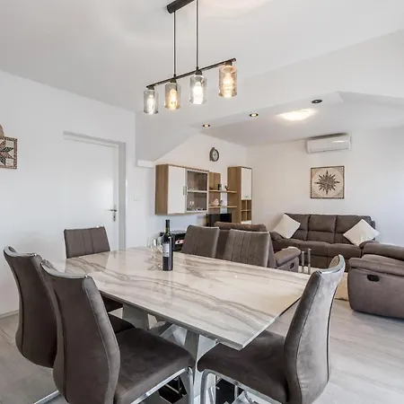 Apartment Bella *