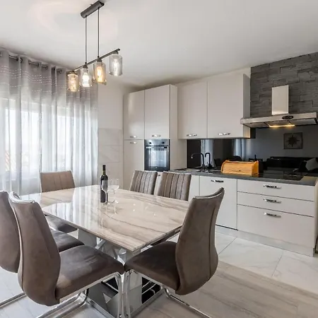 Apartment Bella *