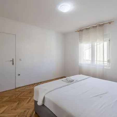 Bella * Kaštela