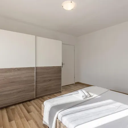 Apartment Bella *